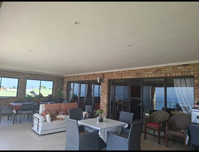 6 BEDROOM HOUSE FOR SALE IN DA NOVA